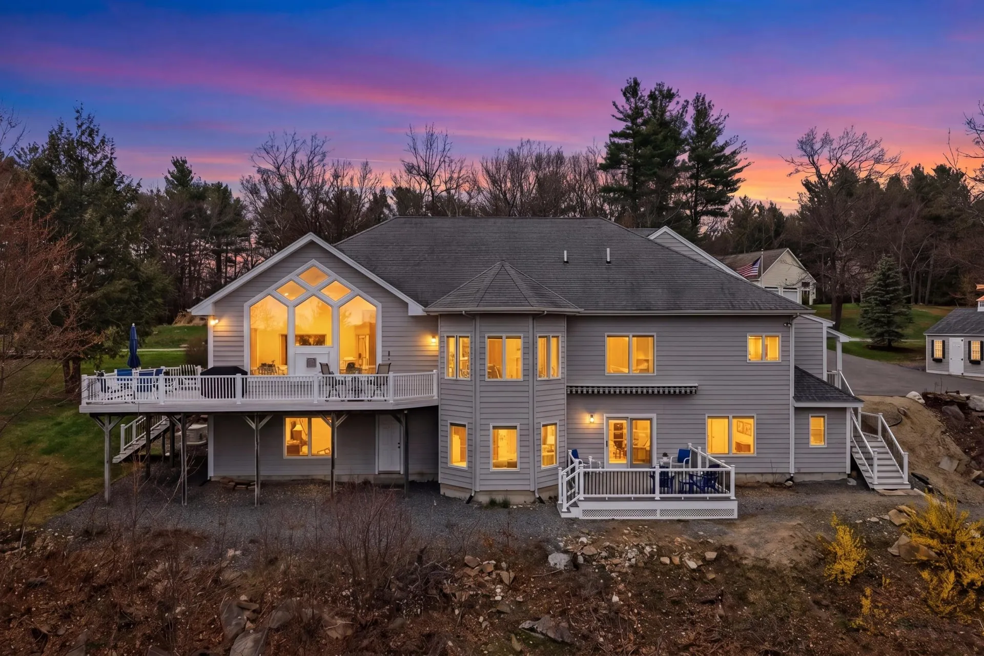 8 Ledgewood Drive Londonderry NH 03053
