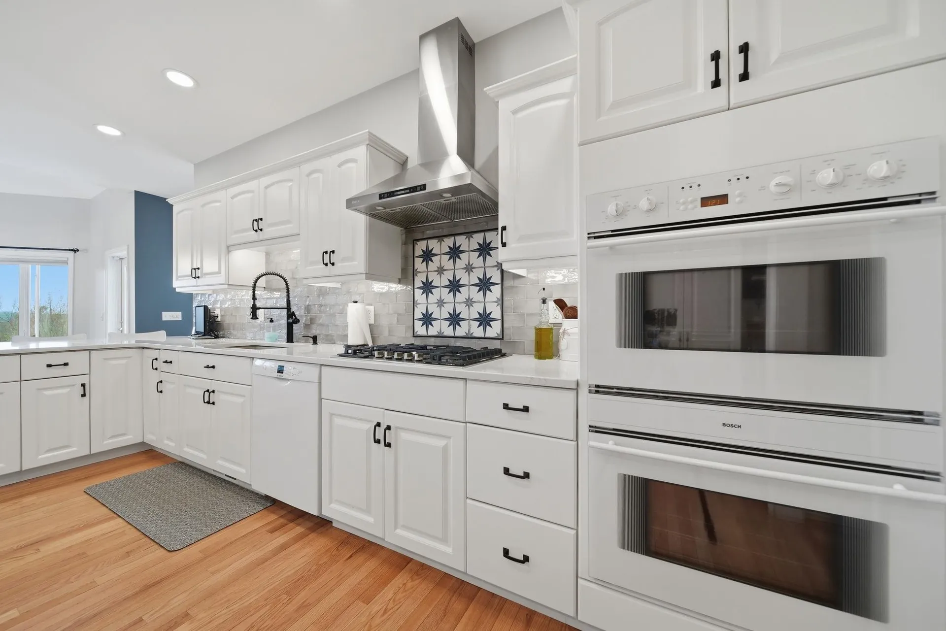 8 Ledgewood Drive Londonderry NH 03053