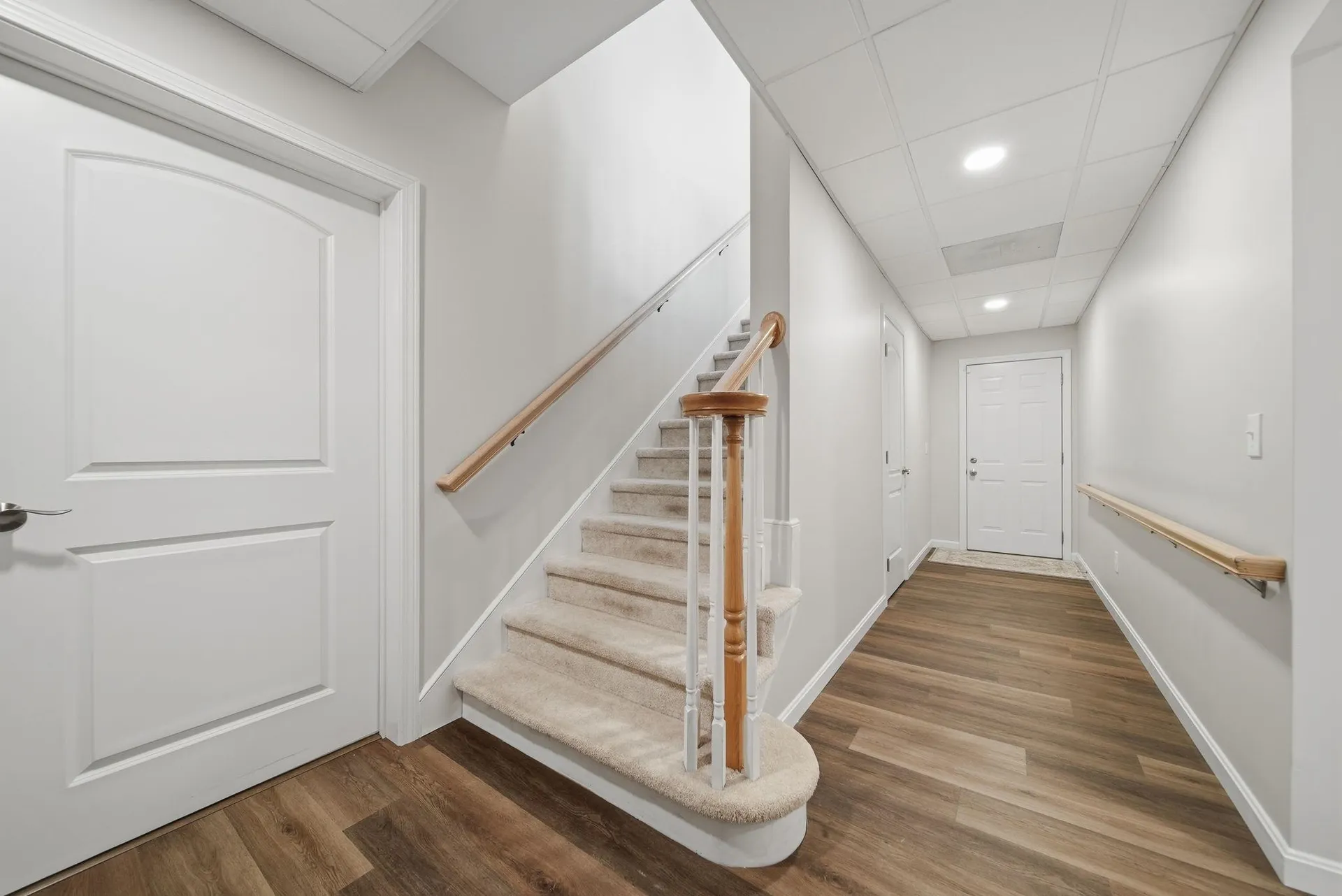 8 Ledgewood Drive Londonderry NH 03053