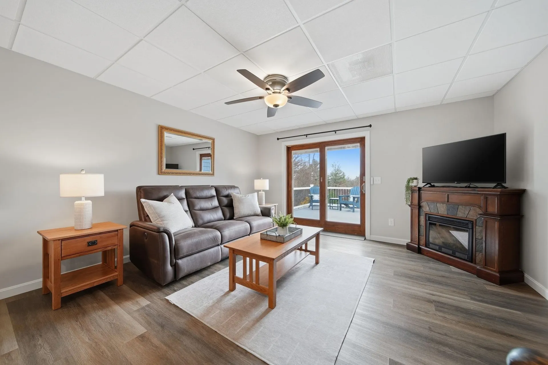8 Ledgewood Drive Londonderry NH 03053