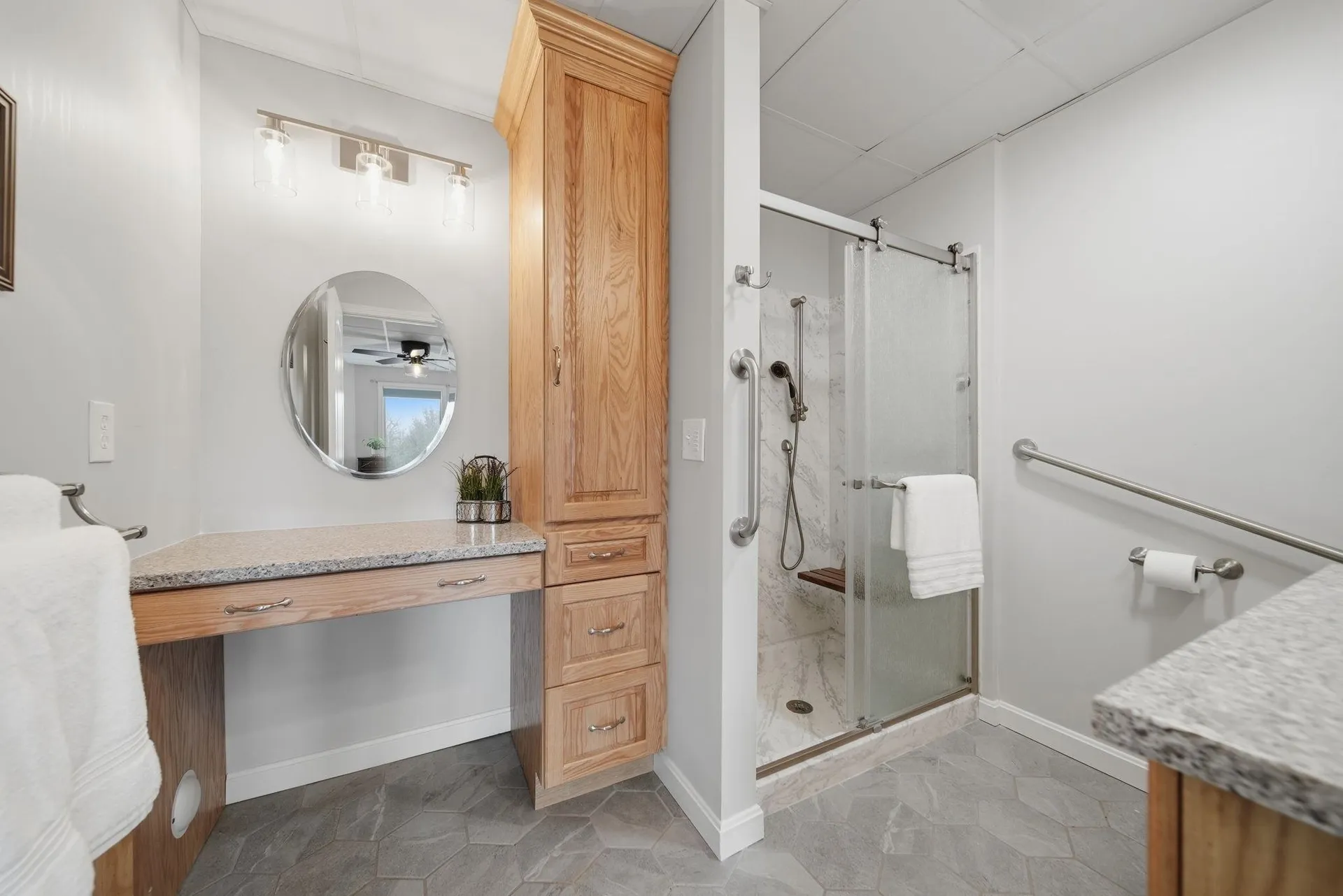 8 Ledgewood Drive Londonderry NH 03053