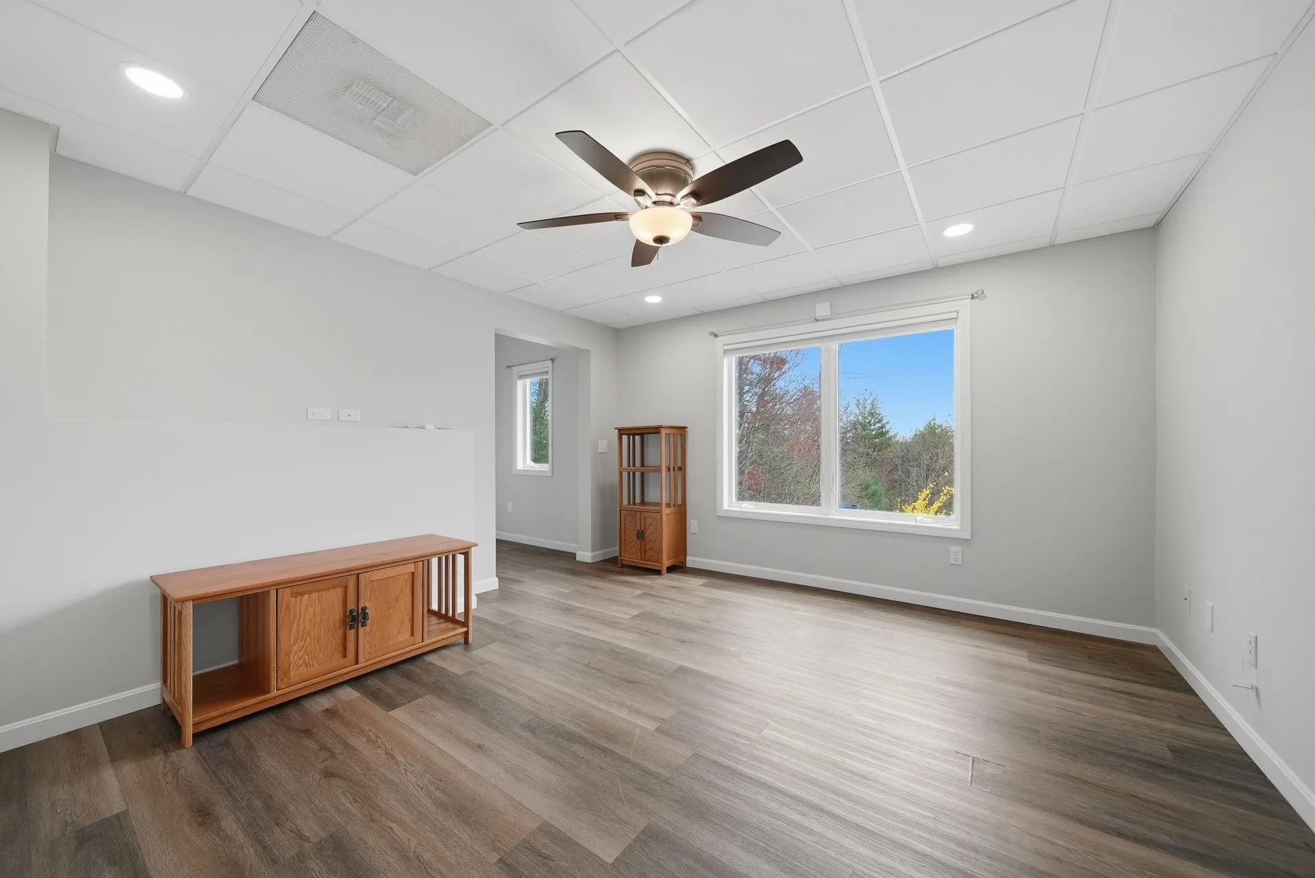 8 Ledgewood Drive Londonderry NH 03053