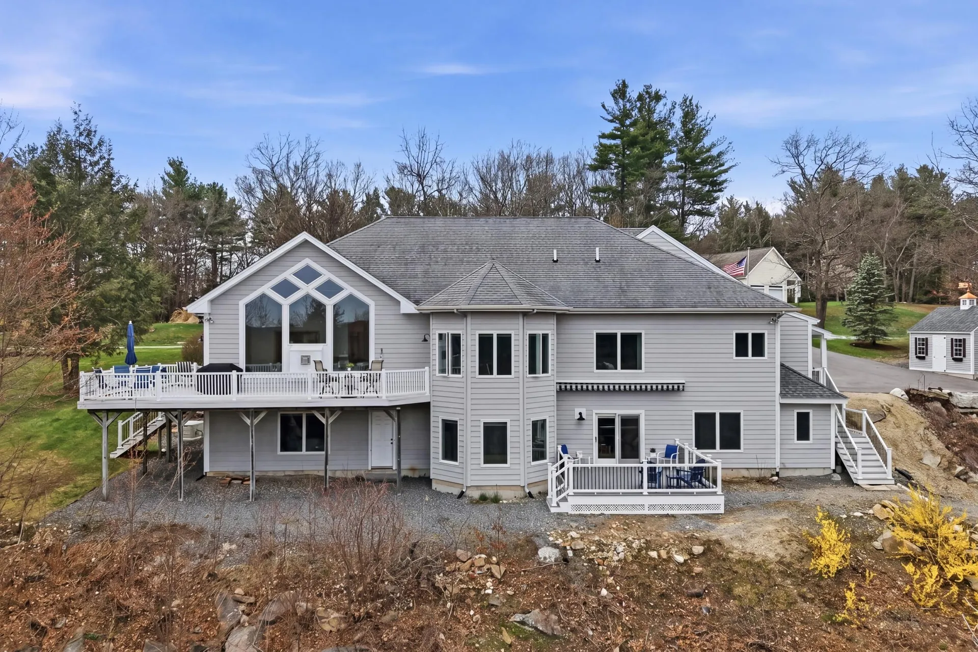 8 Ledgewood Drive Londonderry NH 03053
