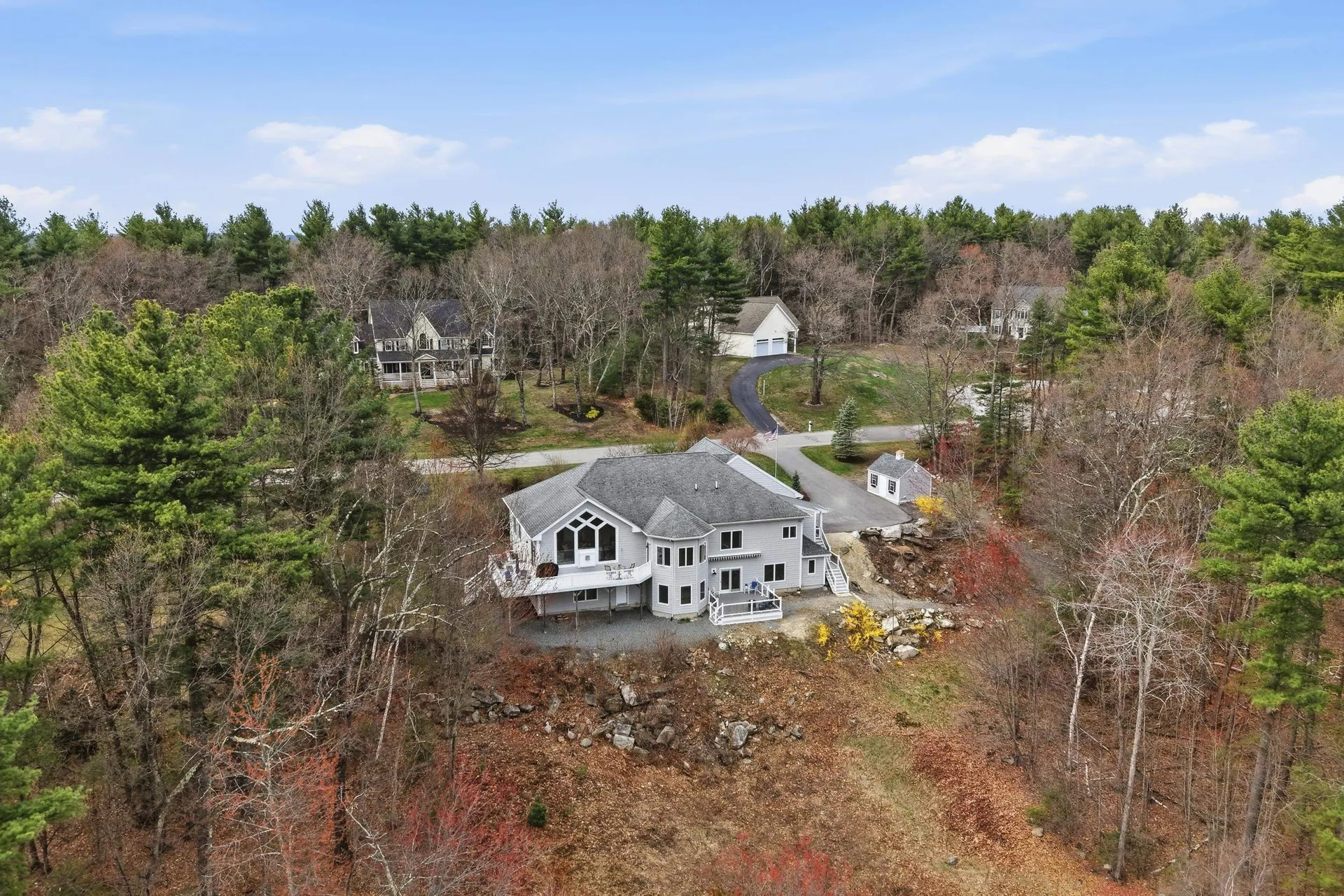 8 Ledgewood Drive Londonderry NH 03053