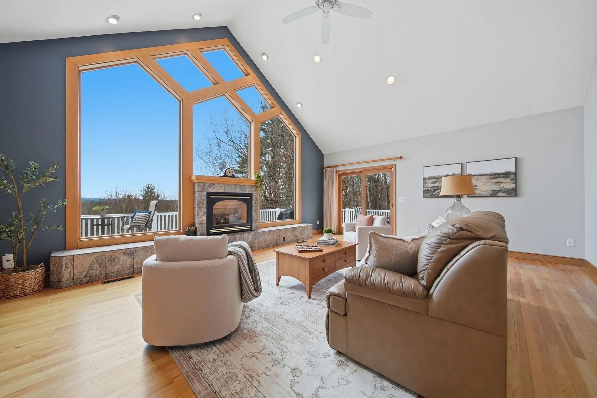 8 Ledgewood Drive Londonderry NH 03053