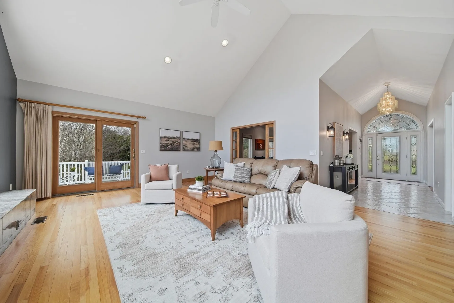 8 Ledgewood Drive Londonderry NH 03053