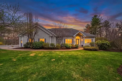 8 Ledgewood Drive Londonderry NH 03053
