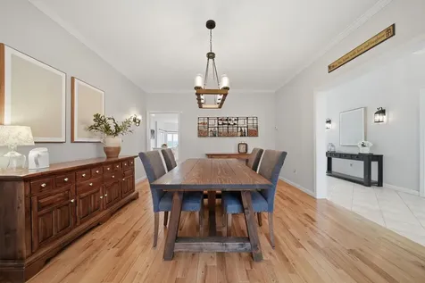 8 Ledgewood Drive Londonderry NH 03053