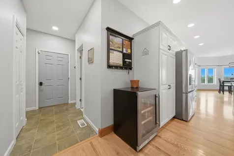 8 Ledgewood Drive Londonderry NH 03053