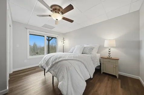 8 Ledgewood Drive Londonderry NH 03053