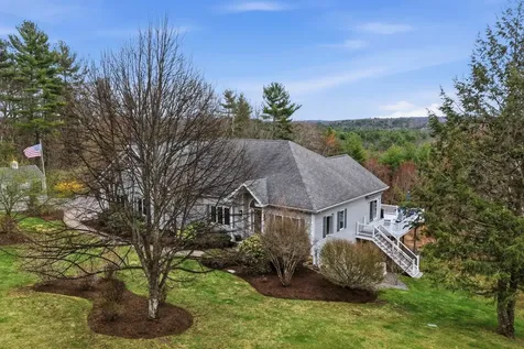 8 Ledgewood Drive Londonderry NH 03053