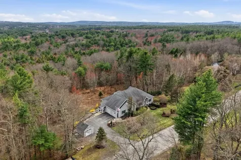 8 Ledgewood Drive Londonderry NH 03053
