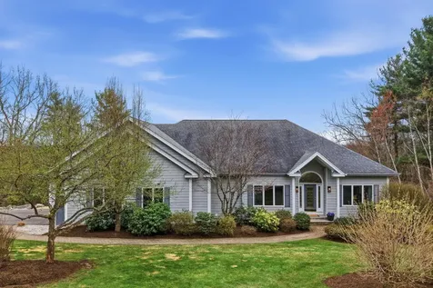 8 Ledgewood Drive Londonderry NH 03053