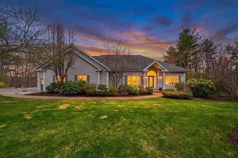 8 Ledgewood Drive Londonderry NH 03053