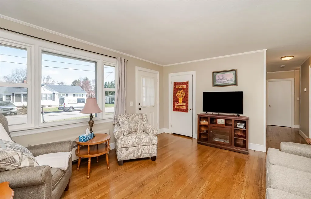 28 Midway Park Somersworth NH 03878
