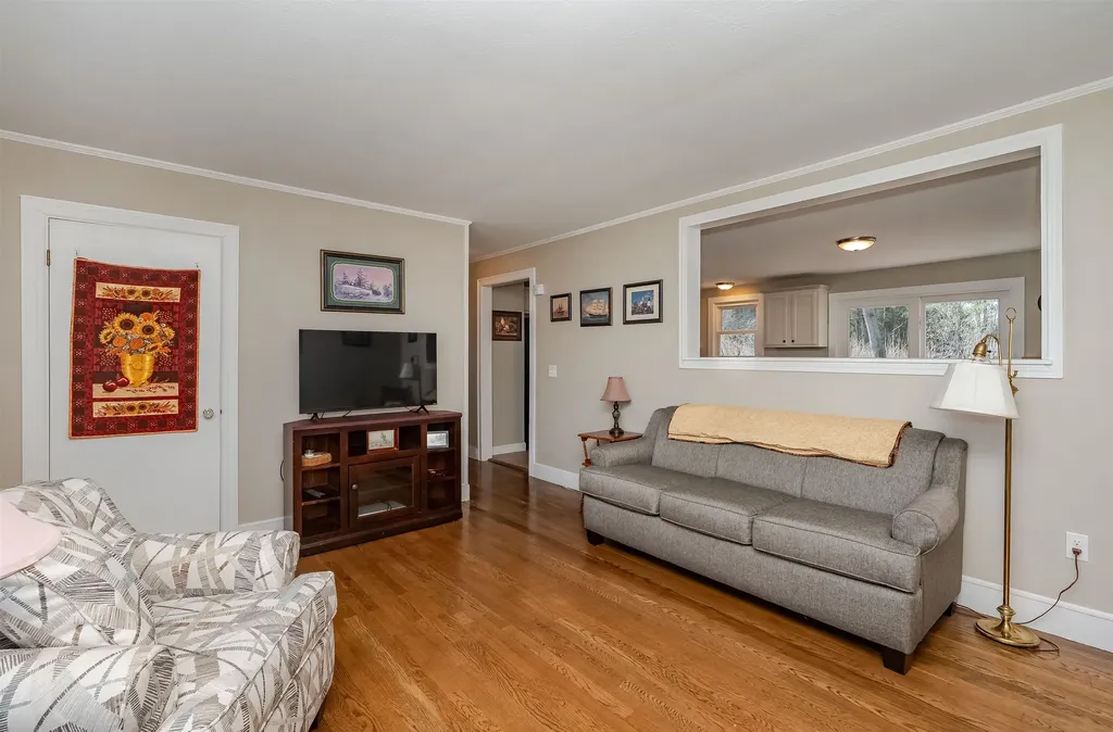 28 Midway Park Somersworth NH 03878
