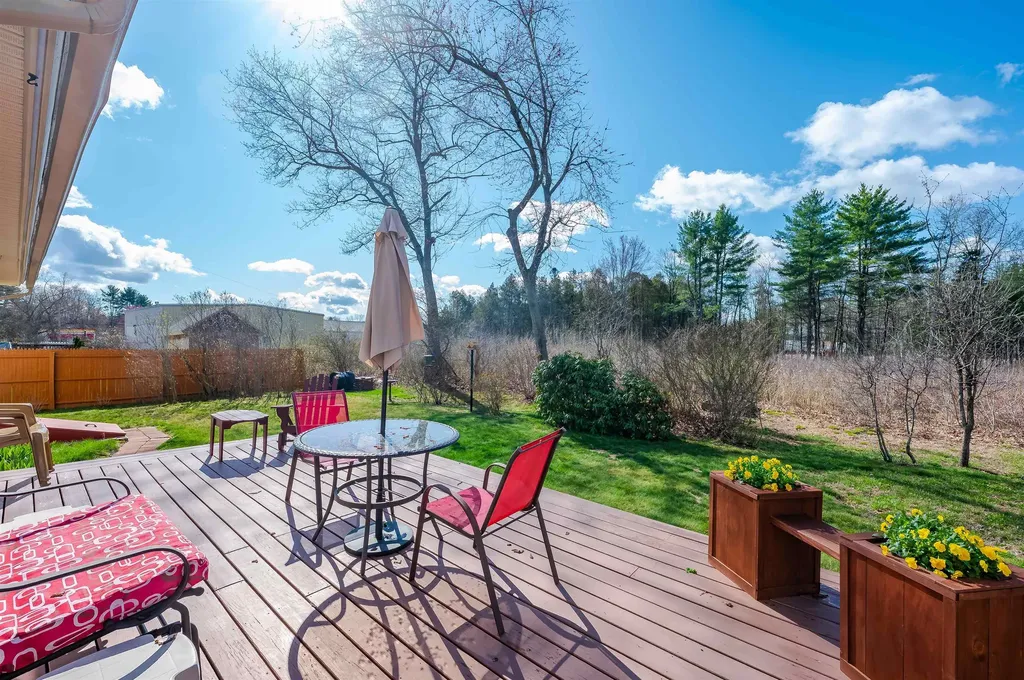 28 Midway Park Somersworth NH 03878