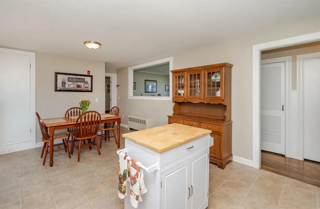 28 Midway Park Somersworth NH 03878