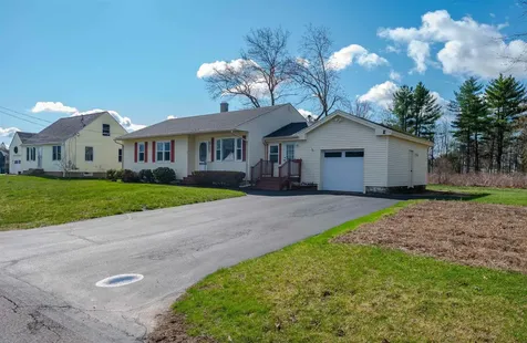 28 Midway Park Somersworth NH 03878