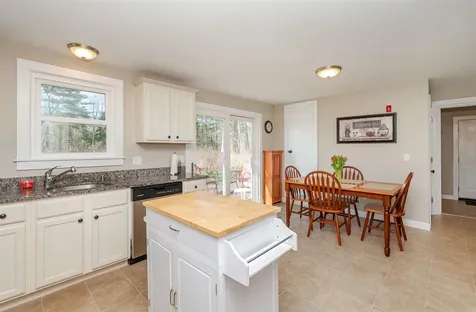 28 Midway Park Somersworth NH 03878