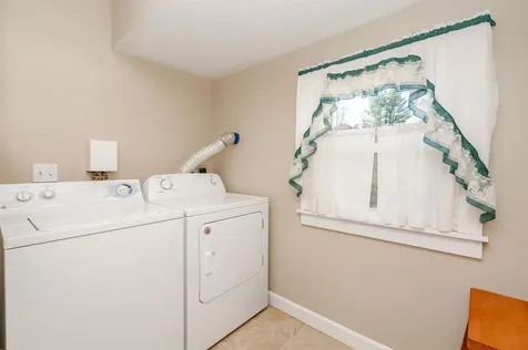 28 Midway Park Somersworth NH 03878