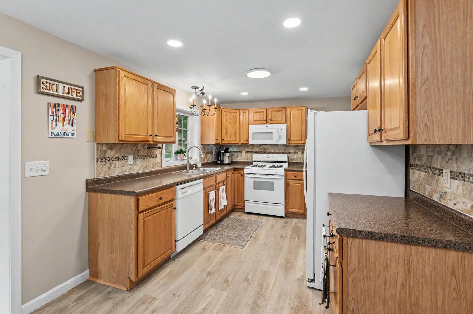5 Madeleine Court Hudson NH 03051