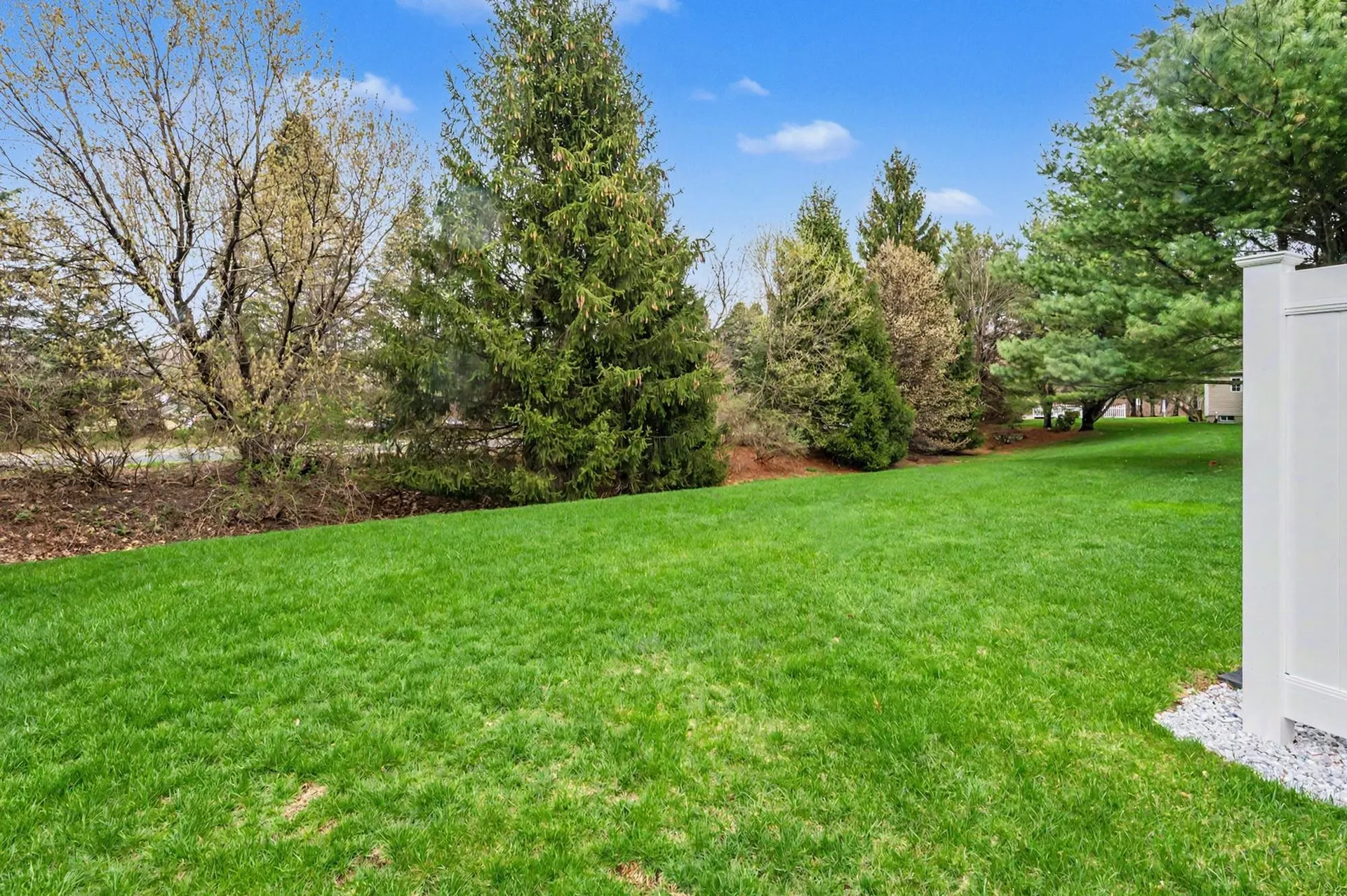 5 Madeleine Court Hudson NH 03051