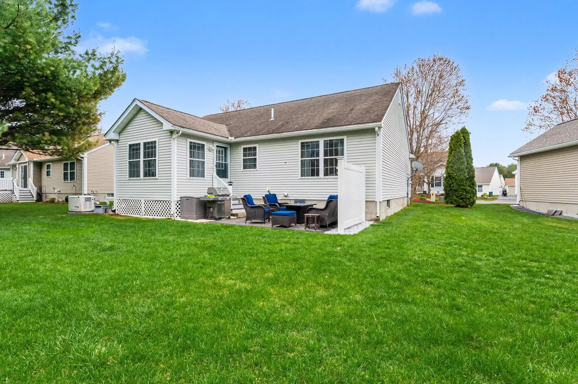 5 Madeleine Court Hudson NH 03051