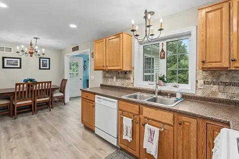 5 Madeleine Court Hudson NH 03051