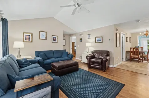 5 Madeleine Court Hudson NH 03051