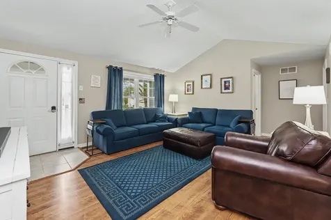 5 Madeleine Court Hudson NH 03051