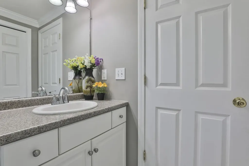 3 Katie Lane Nashua NH 03062-0000