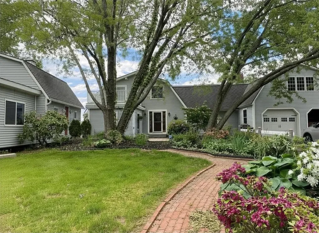 4 Spring Lane Eliot ME 03903