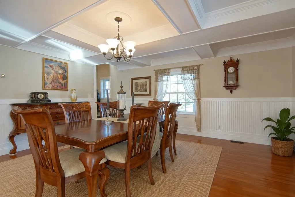 4 Spring Lane Eliot ME 03903