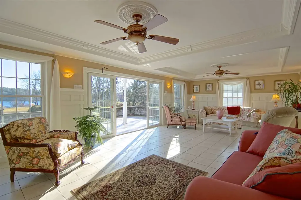 4 Spring Lane Eliot ME 03903
