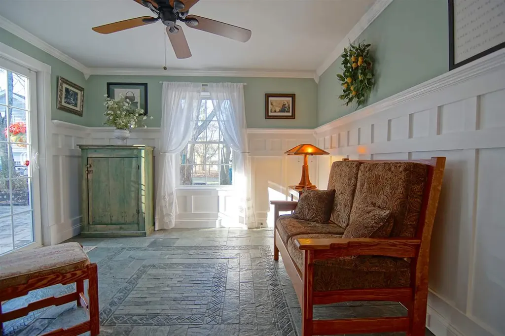 4 Spring Lane Eliot ME 03903