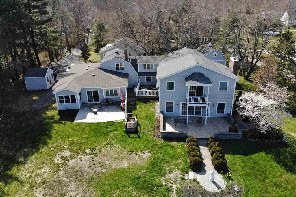 4 Spring Lane Eliot ME 03903