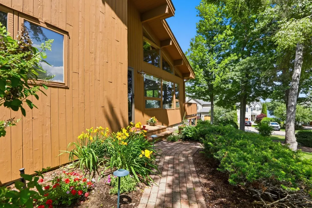 27 Fern Lane Laconia NH 03246