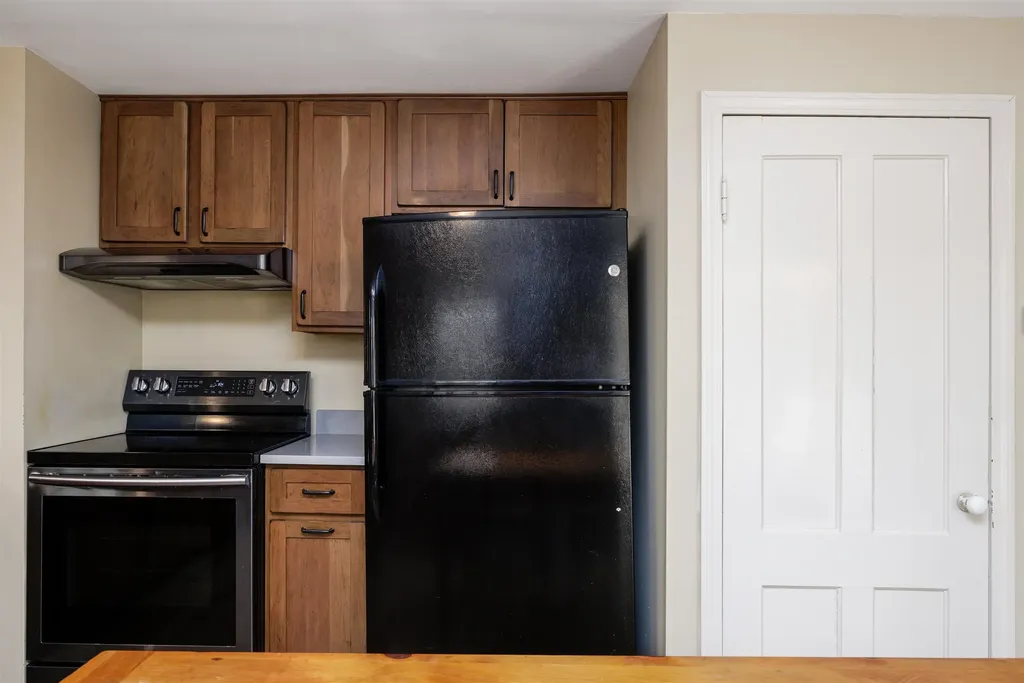 10 Shorewood Estates Road Unity NH 03773