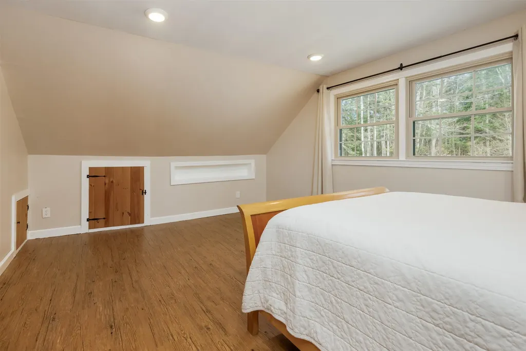 10 Shorewood Estates Road Unity NH 03773
