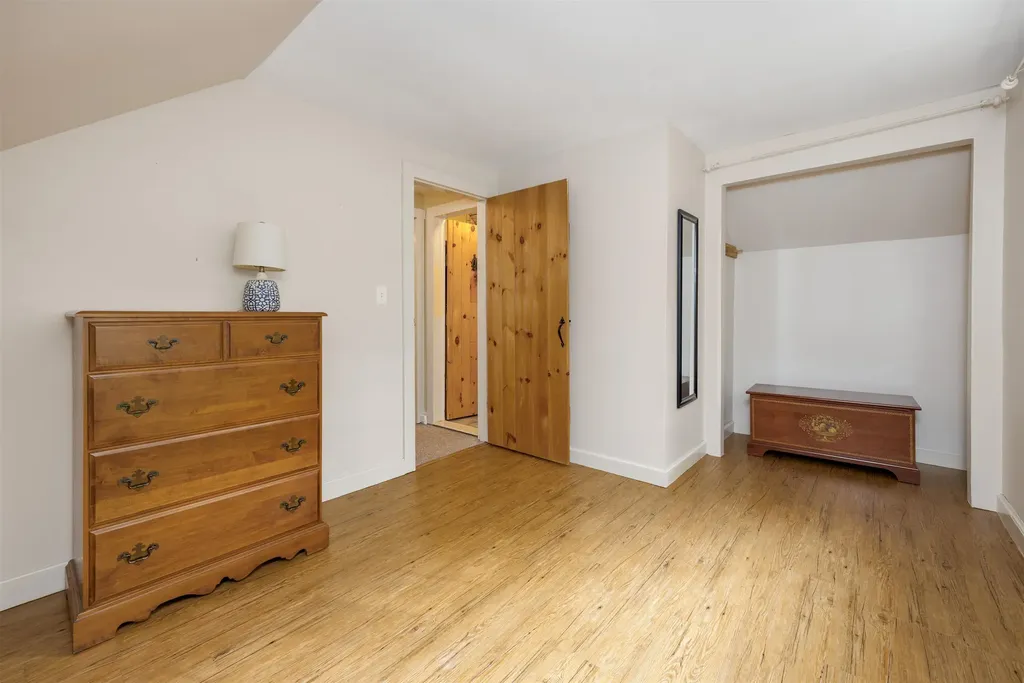 10 Shorewood Estates Road Unity NH 03773