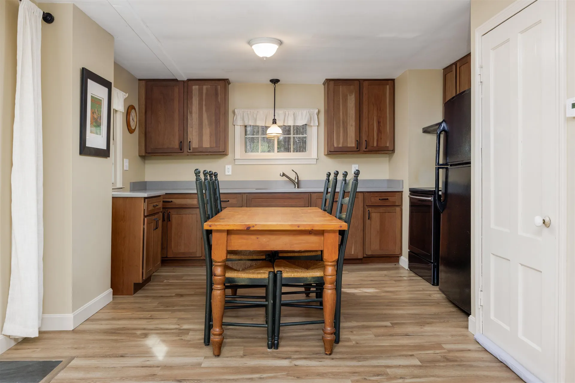 10 Shorewood Estates Road Unity NH 03773