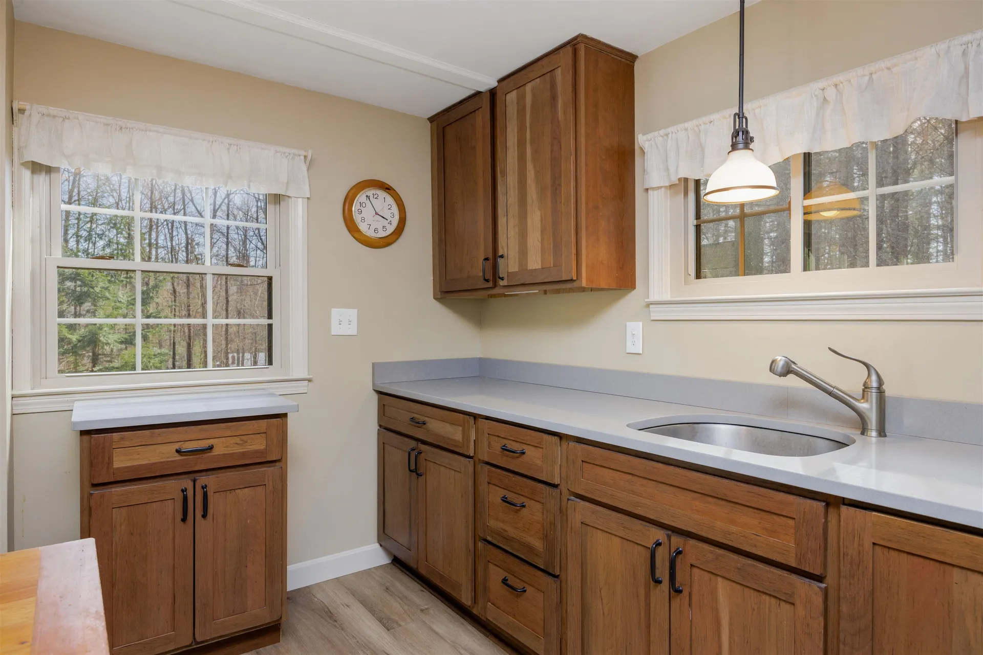 10 Shorewood Estates Road Unity NH 03773