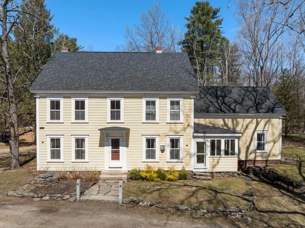 67 Demeritt Avenue Lee NH 03861