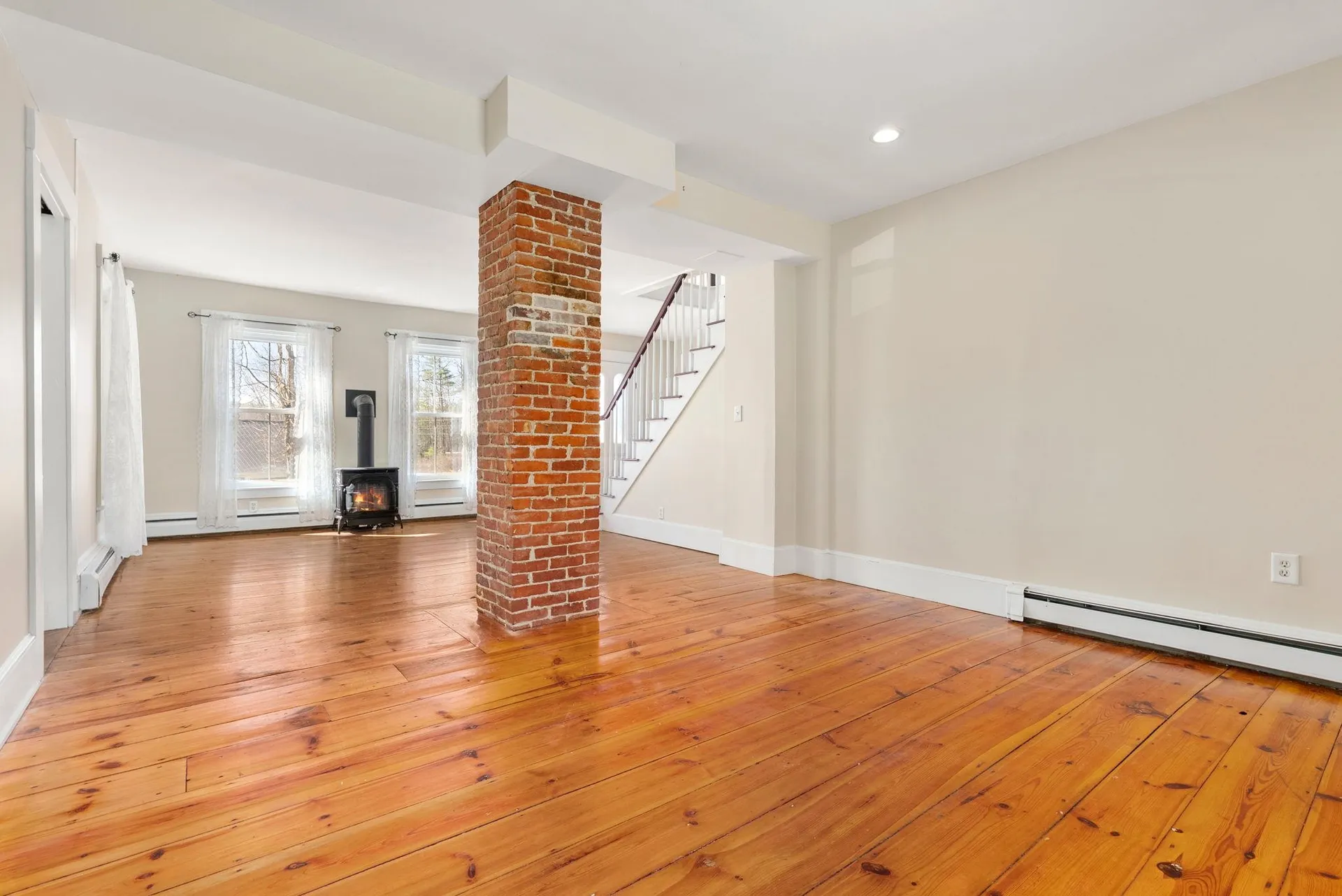 67 Demeritt Avenue Lee NH 03861