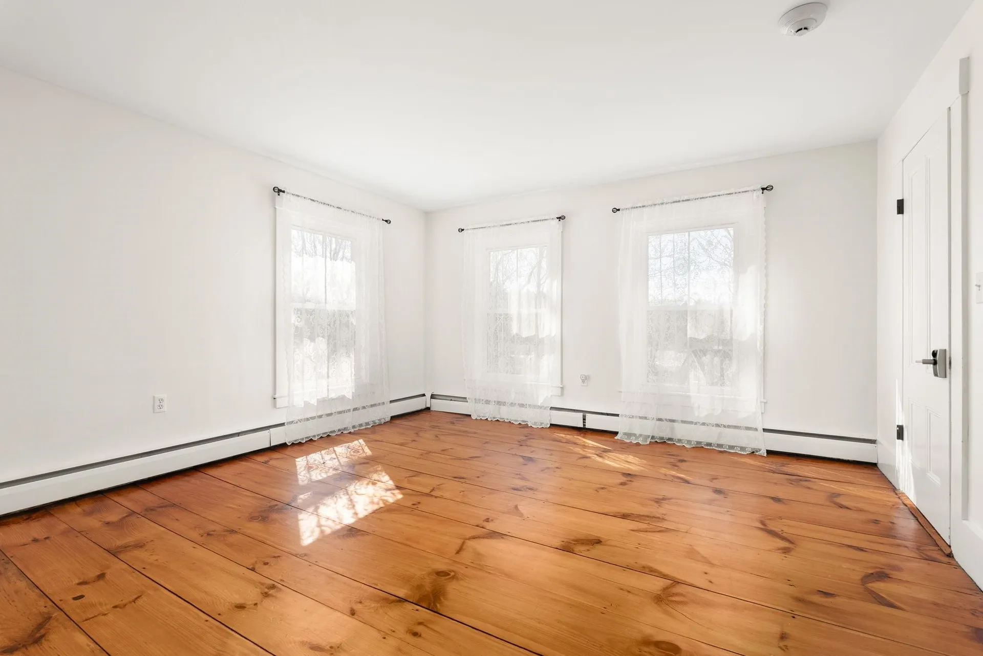 67 Demeritt Avenue Lee NH 03861