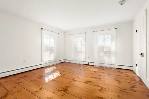 67 Demeritt Avenue Lee NH 03861