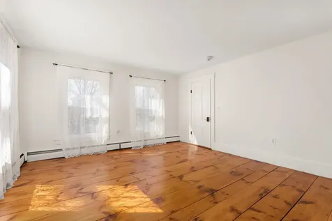 67 Demeritt Avenue Lee NH 03861