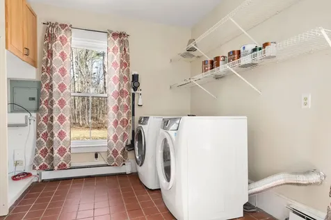 67 Demeritt Avenue Lee NH 03861