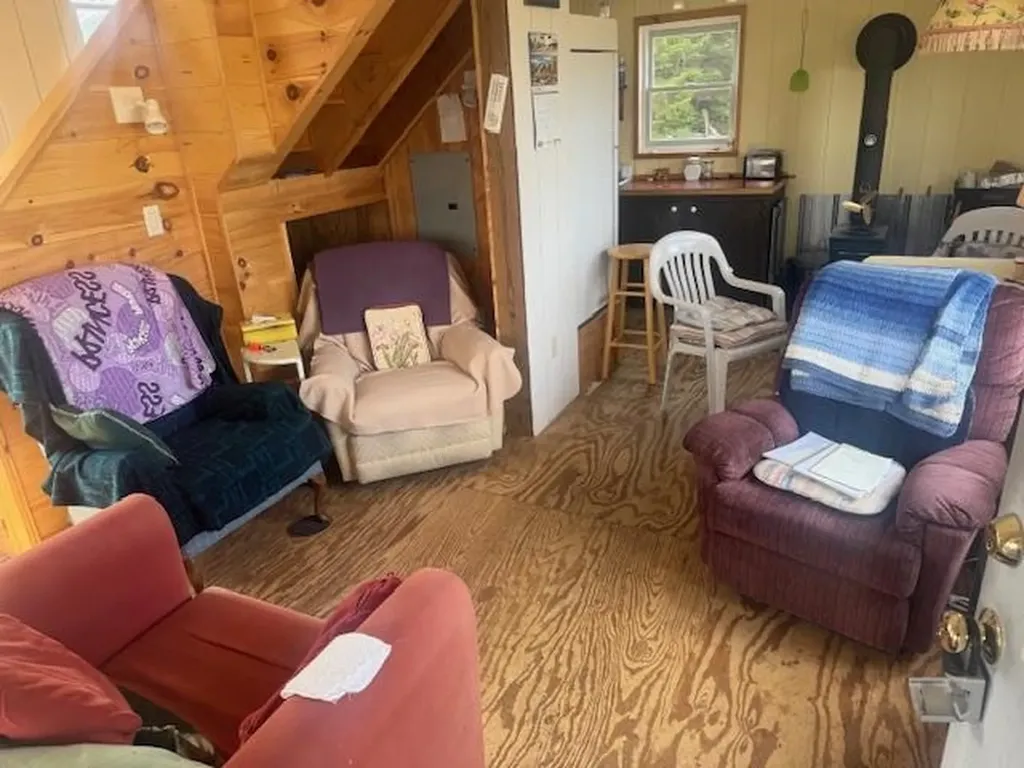 639 Pinnicle Road Newark VT 05871